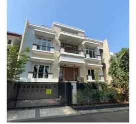 Jual Rumah Mewah di Puri Nusa Dua Jaya Ancol.