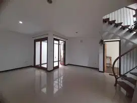 Rumah 2 Lantai Siap Huni Dalam Cluster di Cigadung Sayap Dago