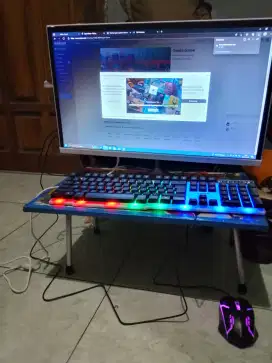 PC all in one tipe Mengma  tipe Prosesor: Intel Core i5-2500