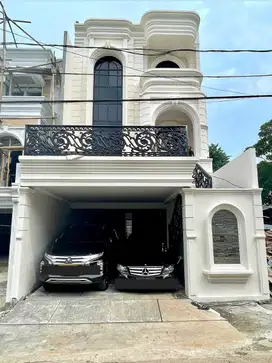 Rumah Dijual Jagakarsa. Kahfi 1 Area. Unit Baru, Mewah & Jalan LEBAR