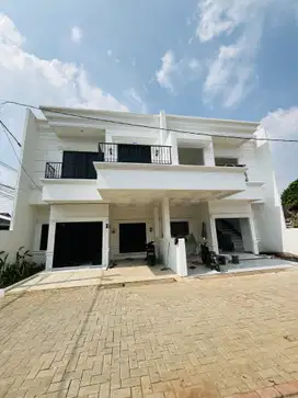 Dijual rumah 2 lantai siap huni lokasi 10 menit ke stasiun depok