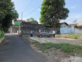 Tanah pekarnagan manxadan depan kampus UPN Seturan
