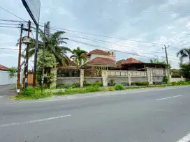 DIJUAL CEPAT RUMAH BESAR TANAH LUAS DEKAT UKRIM DI KALASAN
