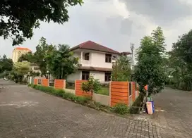 Rumah 2 lantai di Perumahan Villa Kelapa dua Kebon Jeruk Jakbar