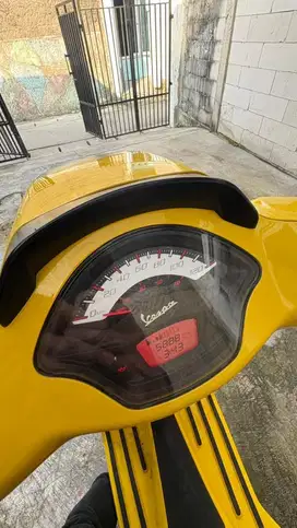 Dijual cepat Vespa Piaggio S125 tahun 2023