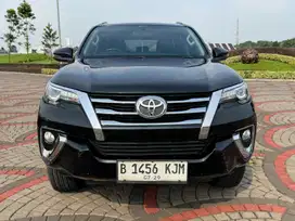 Fortuner VRZ Diesel 4x2 Matic Triptonic Tahun 2019 Hitam Murah