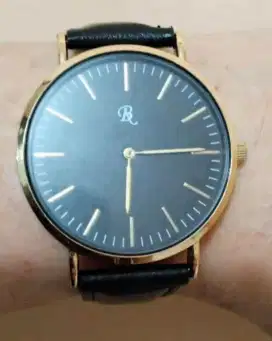 Jam tangan pria, anti karat, anti air. Kondisi normal