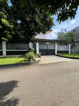 HOT SALE!!!RUMAH MEWAH SIAP HUNI LOKASI STRATEGIS DI PONDOK INDAH