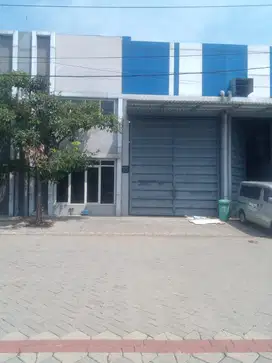 DISEWAKAN GUDANG CIP STRATEGIS KAWASAN BISNIS & INDUSTRI SIAP PAKAI