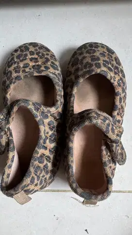 Sepatu anak H&M