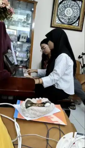 Les piano klasik, guru datang ke rumah siswa