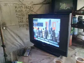 jual tv 21in slim SHARP piccolo harga 350 nego siap antar