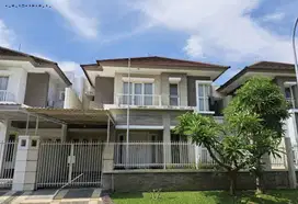 Rumah Puri Galaxy, Strategis