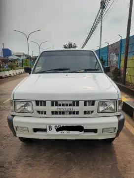 Isuzu Panther Pick Up 2.5 Turbo Diesel bak standar