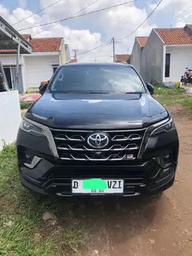 FORTUNER 2.8 VRZ GR 4x2 AT DIESEL