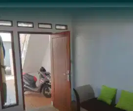 Dikontrakan rumah gratis listrik sama air + furniture