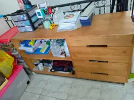 Lemari ruang tamu jati bekas