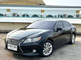 (LOW KM) Lexus ES300H 2.5 A/T Hybrid CBU Hitam