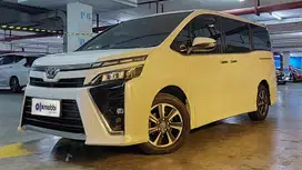 TDP 15JT Toyota Voxy 2.0 Bensin-AT Putih 2018
