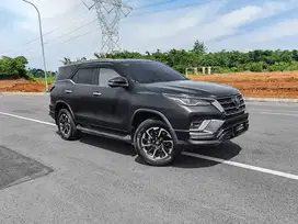 [LOW ODO !!] TOYOTA FORTUNER GR 2.4 DIESEL 2021
