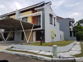 Disewakan Rumah Baru Hook Cluster 2 lt- Semi Furnished Bersih Nyaman