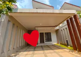 Disewakan Rumah di Hoek Full furnish di Podomoro Golf View