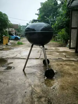 Pemanggang BBQ Bekas