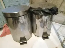 TEMPAT SAMPAH STAINLESS INJAK