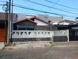 Disewa rumah 10x20, jalan luas Taman Surya 2