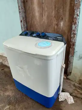 Mesin cuci Aqua 8kg