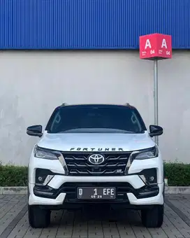 Fortuner GR 2.8 AT 2023 low km 25rb