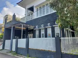 Dijual Rumah 2,5 Lantai Margahayu Raya Kota Bandung SHM 2,85 M/Nego