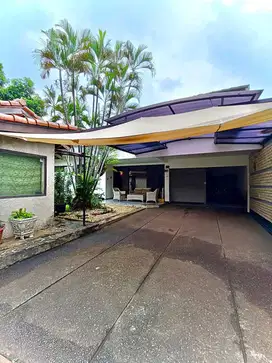 KEMANG TIMUR JAKSEL RUMAH HOOK HOMIE DG SWIMMING POOL BEBAS BANJIR