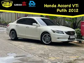 Honda Accord 2.4 VTi At Putih 2012. Sedan Mewah Tampil Sangar