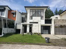 Dikontrakkan rumah dua lantai di sentul city bogor