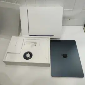 MacBook Air M3 13 inch 8GB 256GB Second iBox Mulus Like New