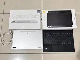 Samsung Galaxy Tab S9 FE Plus + Book Cover Keyboard
