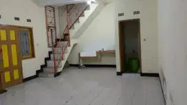 Disewakan bangunan untuk kantor atau gudang