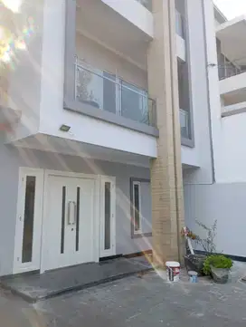 Dijual rumah mewah dicitra 2 jakbar