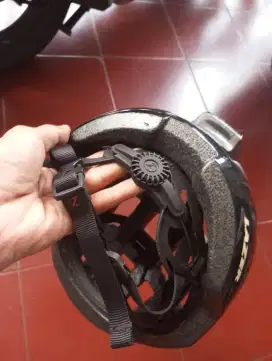 Helm sepeda lazer