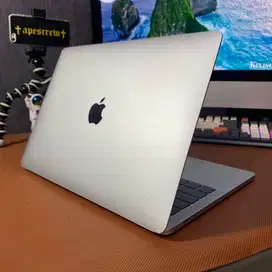 Macbook Pro Retina 13inch 2017 Touchbar 16/256GB