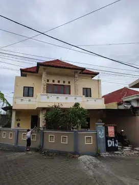 Rumah Berlantai Kawasan Elit