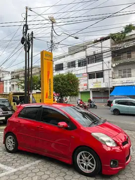 Yaris slimited 2012