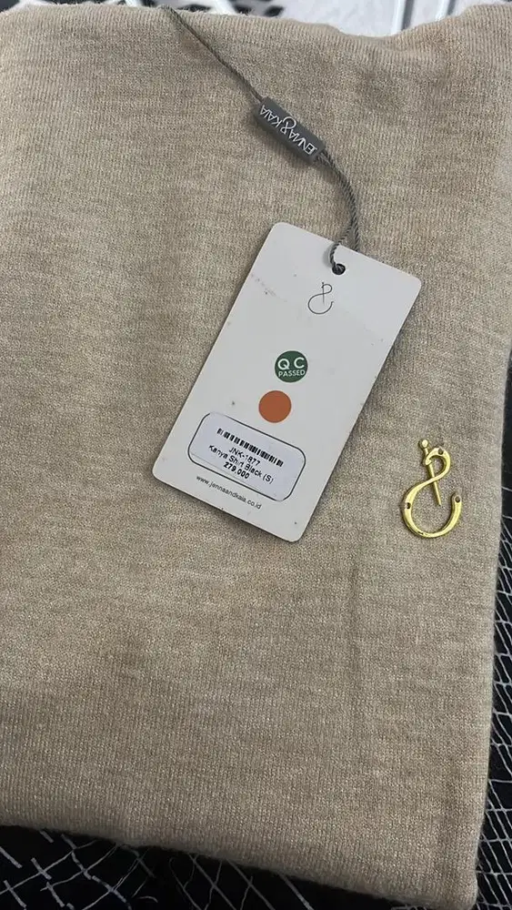 Kaos knit turtleneck