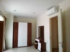 Rumah 2 Lantai di Thomson Summarecon Serpong Tangerang 1K90004S