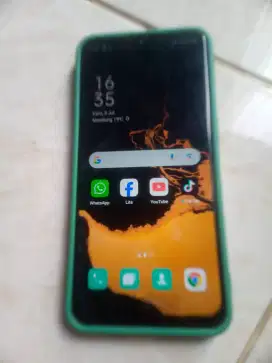 oppo F9 4/64 versi 10 normal tinggal pake aja mines pemakean aja wajar