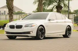 Menang Banyak! BMW 528i Luxury RSE F10 2013 White 520i 320i 328i c250