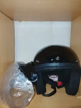 Helm bogo masih baru jual bu