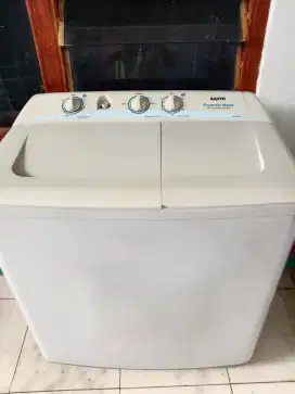 jual mesin cuci sanyo 9.5kg mesin halus body mls tenaga kencen'