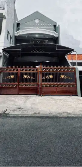 RUMAH NGAGEL SIAP HUNI STRATEGIS, ROW 3 MOBIL